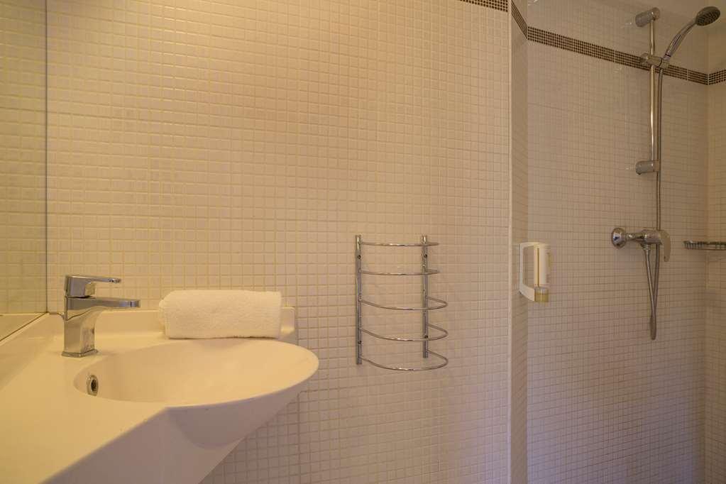 The Originals City, Hotel Novella Confort, Nantes Est Каркфу Удобства фото